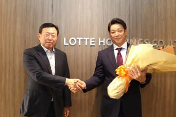 千葉ロッテマリーンズ　サブロー監督が本社訪問