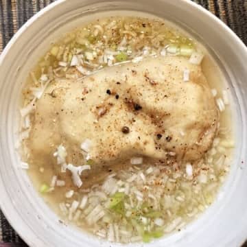 豚汁！ふわっと柔らかい油揚げ1枚の中からゴロゴロ野菜！6種の具材の旨味とだしの効いた豚なし豚汁！