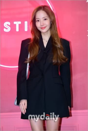 パク・ミニョン、イ・スンジェさんへの恋しさ吐露…デビュー作で共演「いつまでも忘れない」