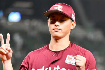 楽天・辰己涼介が“スーツ”でGG賞授賞式に登場　昨年は全身金ピカに騒然