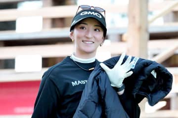 女子ゴルフ会場にいた超大物に「あ！」　中継で抜かれ…実況席も注目「来てくれました」