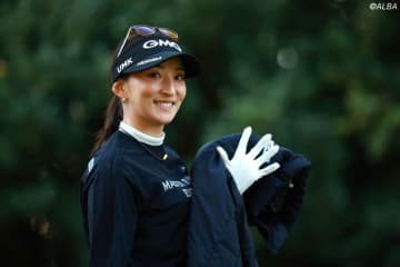 脇元華は堀琴音・菅沼菜々と仲良し3人組ショットで最終戦へ！ リコーカップに向け気合十分