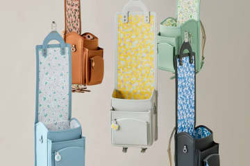 土屋鞄、2027年入学用ランドセルに五度目の「ミナ ペルホネン」コラボ。復刻柄も含めた全9種を展開