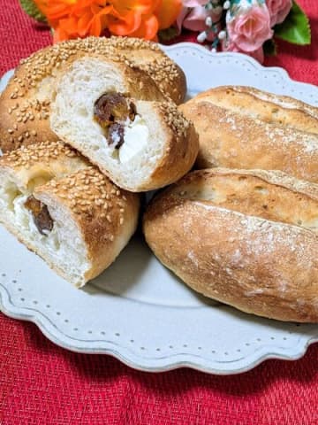 自家製干し柿とクリームチーズの全粒粉クッペ