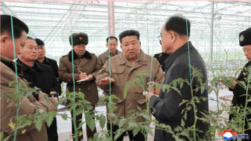 金正恩総書記が完工段階に入った新義州温室総合農場の建設場を現地指導
