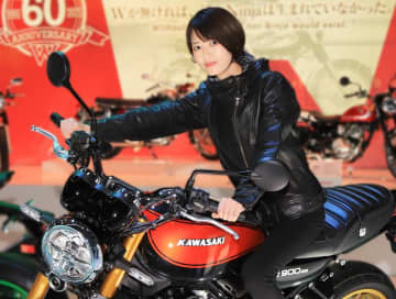 【カワサキ】Z900RS SE 初公開！ 若月佑美さんがレポートする「Japan Mobility Show 2025」カワサキブース（動画あり）
