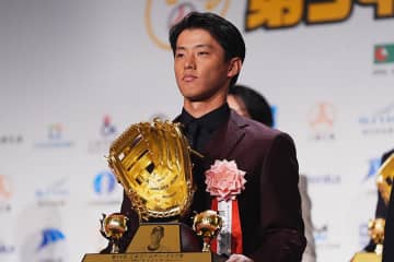 楽天・辰己、GG賞を「投手で獲れたら」　外野で5年連続も…“真顔”で真剣回答