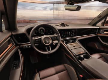 ポルシェが提示する“究極の注文製作”。パナメーラ ターボ「ゾンダーブンシュ」が示す特注インテリア