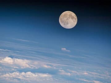 2025年最後のスーパームーン「コールドムーン」まもなく出現、見頃はいつ？