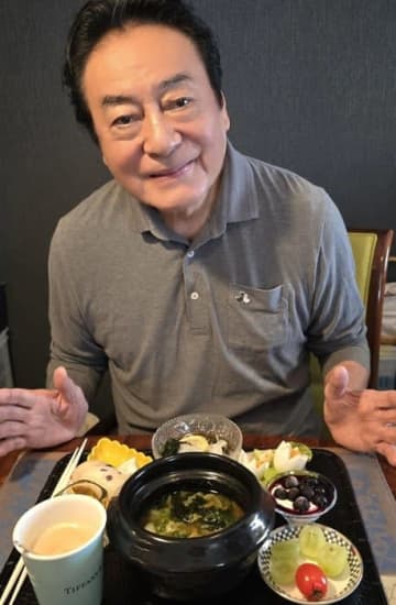 高橋英樹、妻が作った温かい朝食を公開「身体を温めるように」