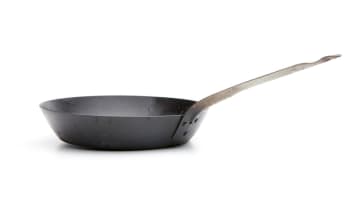 「育てる」感覚が魅力の鉄フライパン…油ならしのポイントは？ゴキブリが寄り付きやすい？正しい使い方をメーカーが紹介