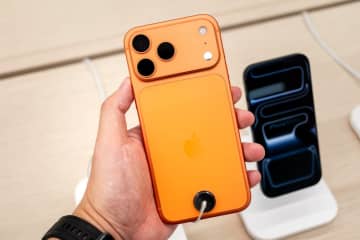 次期「iOS 27」は何が変わるのか。折りたたみ対応、新Siri、衛星通信強化など噂まとめ