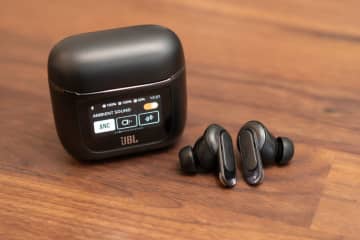 JBL人気イヤフォン「TOUR PRO 2」が半額以下に。Amazonブラックフライデー