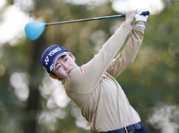 岩井明愛、永峰咲希が67で首位　女子ゴルフ最終戦第1日