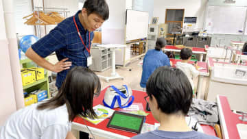 武蔵野大学が伝統芸能からプログラミング、天体観測まで学べる「冬の親子教室」を12月13日と14日に開催