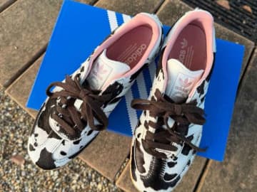 「かわいすぎて即買い！」【adidas】オシャレさん愛用！「柄シューズ」