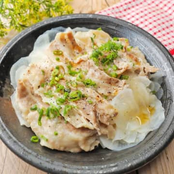 【大根はごま油で蒸してみて】「寒い日にぴったり」「昨日食べたけど今日も作る」フライパンひとつで完成する簡単おかずレシピ