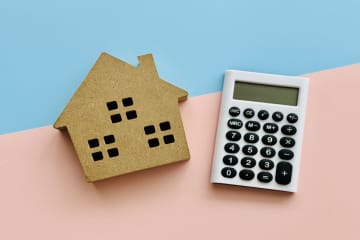 令和7年秋から“500円増額”された「生活扶助の特例加算」。4人家族の「生活保護受給世帯」だと“計6000円”も毎月上乗せされるって本当!?