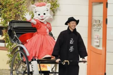 パルケエスパーニャ新年はダルシネアが人力車でグリーティング「ニューイヤー・フィエスタ」開催