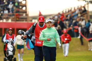 黄金世代の畑岡奈紗と勝みなみが初2サム競演　畑岡18位、勝は18番“トリ”でまさか最下位発進