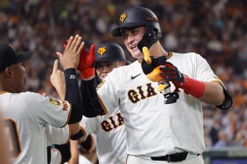 巨人リチャードの結婚発表に思わぬツッコミ　元同僚のまさかの一言に笑撃「今日1笑いました」