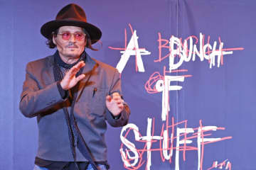 ジョニー・デップが８年半ぶりに来日　自身のアート展開催「東京は常に素晴らしいアートを発信してきた」