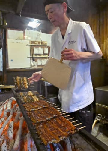 規制回避「安心して商売できる」　ウナギ業者ら安堵