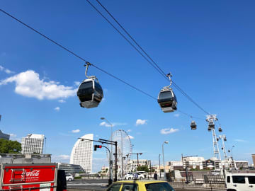 神奈川県横浜市・YOKOHAMA AIR CABIN ～浮遊感に包まれながらみなとみらいの街を見下ろす【いとしい乗り物／スズキナオ】