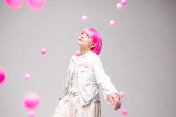 アンジェリーナ1/3のソロプロジェクト・ailly、2ndシングル「噺々」リリース決定「死にたくなるほど生きてる私達あっぱれ！！」