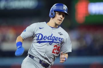 手術成功のドジャース・エドマンが山本由伸を絶賛「彼はＷＳをもたらすためなら手段を選ばない」