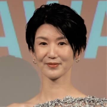 元バレー選手・栗原恵、11か月息子と“日本一高い 高い高い”