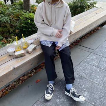 冬の黒ズボンに合う服を解説！ 今すぐマネできるおしゃれコーデ特集