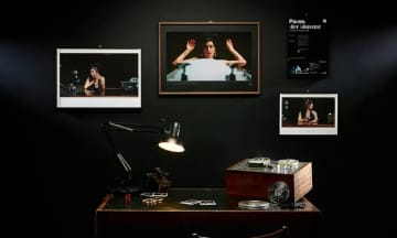 エイミー・ワインハウス「You Know I’m No Good」MVの全シーンがアートプリントとして販売開始