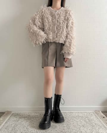 【しまむらの淡色】が大当たりかも！ 1点投入でシャレる♡「主役級ニットカーデ」