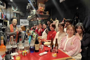 推理小説家・中村啓が一日バー店長　ちょい飲み小説教室を開催「日本語の魅力を知っていただけたら」