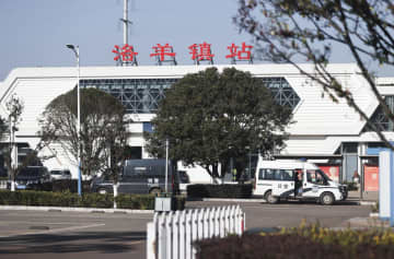 試験列車にはねられ作業員11人死亡　中国雲南省