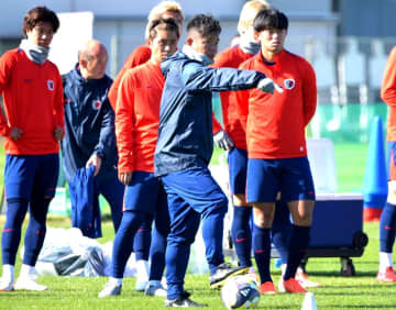 J1鹿島、王座奪還へ大一番　鬼木監督「勝利つかむ」　30日東京V戦