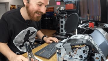 レシートプリンター上で『DOOM』を動かす！？その過程を記録した長編映像が公開