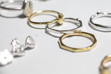 約1年で＋58％超！ ゴールドや銀、プラチナに投資するファンドがハイテク株ファンドを上回る成績！