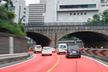 首都高でポルシェが “268キロ” 追突事故の裁判で、被告『制御困難な状態で走行していた事実はない』弁護士「危険運転致死罪は成立しない」と語りネットで話題に「事実、制御できずに事故ったんだから危険な運転だったのでは…」「弁護士もポルシェで268ｋｍで走ってみればいいのでは？」