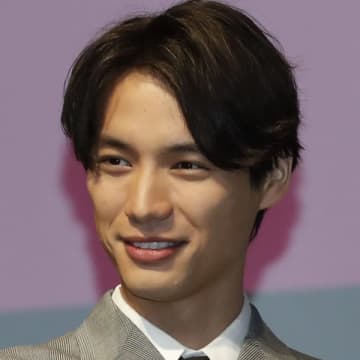 福士蒼汰と福原遥の“親密”ぶりが話題だが…映画「楓」に高まる興収45億円期待と関係者の思惑