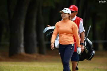 最難関ホールで見せた新技”やわらかい高い球”　永峰咲希が地元・宮崎CCでの自己ベスト更新で首位発進