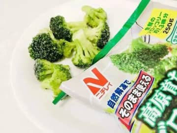 電子レンジは使いません。「冷凍ブロッコリー」をもっとおいしく解凍する方法！旨味が断然違います♪
