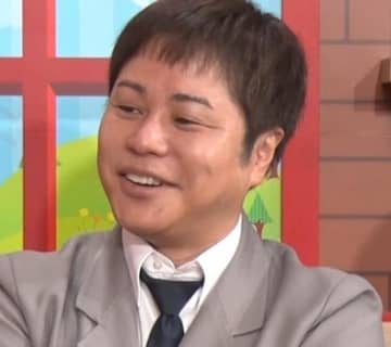 ノンスタ井上、広すぎる自宅リビングに「一軒家に住んでますんで」