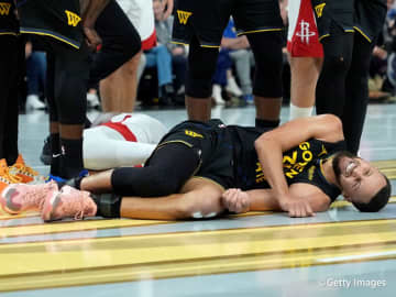 ロケッツ戦の終盤で負傷退場していたカリー、大腿部の打撲により約一週間の欠場へ