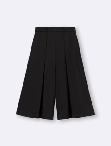 GUの990円キュロットが下半身カバーに最適！スッキリ美脚＆上品に見せたい人は絶対買って！