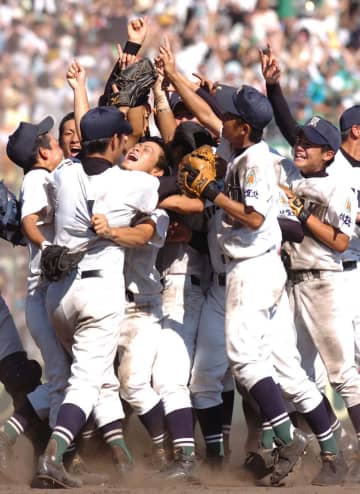 【中島輝士連載＃93】がばい旋風にちなんで命名！佐賀牛レザー使用のグラブ開発