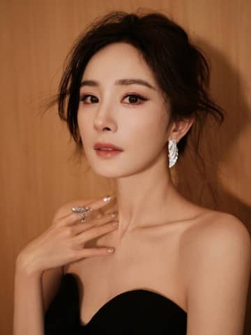 香港高層住宅火災で芸能界にも動き、ヤン・ミーやチョウ・ユンファ、ミシェール・ヨーら