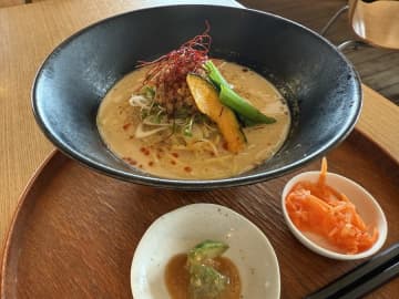 横浜・中区グルメの宝箱：街歩きで出会う、とっておきの美味