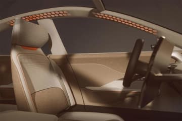 自動車用の静電スピーカーシステム、厚さ1mmで「最大10倍のサウンドステージ」構築